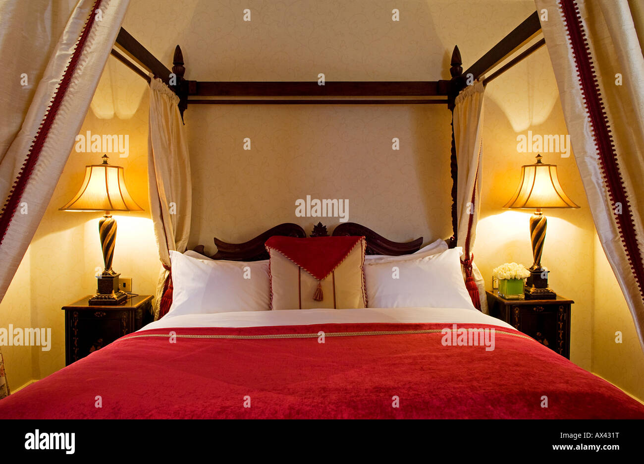 Northern Ireland, Fermanagh, Enniskillen. The fourposter bed in The