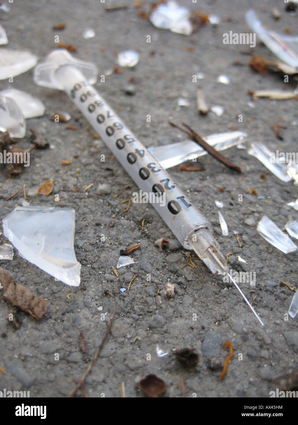 heroin needle dirty glass Stock Photo Alamy