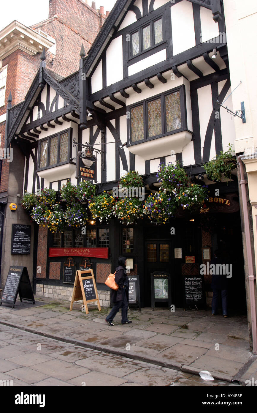 Punch bowl pub hires stock photography and images Alamy