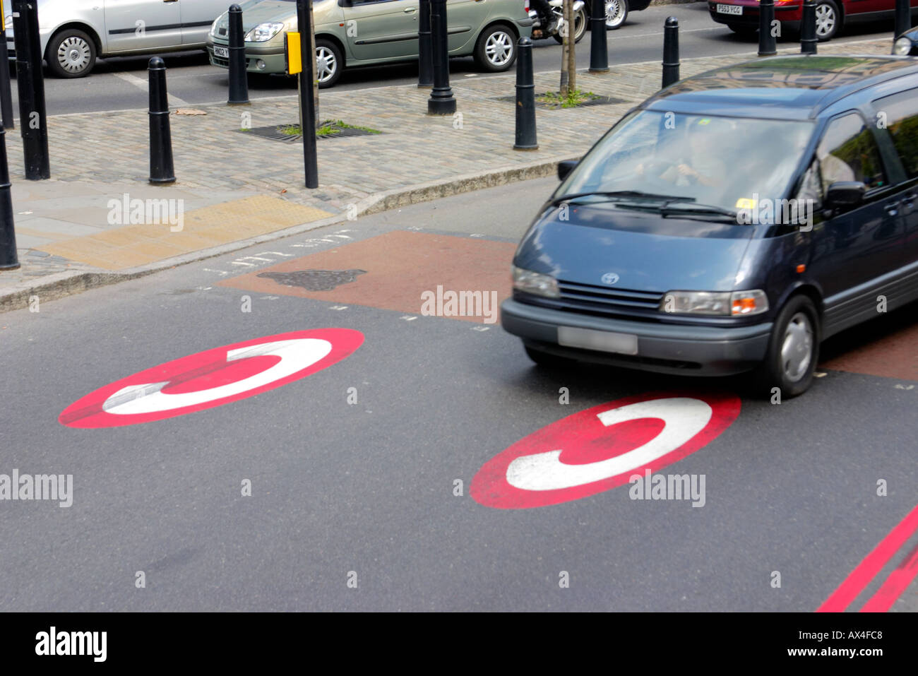 Car entering the Congestion Charge charging Zone in Central London