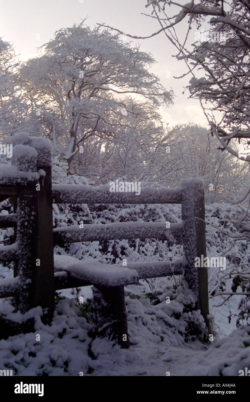 Snowy stile hi-res stock photography and images - Alamy