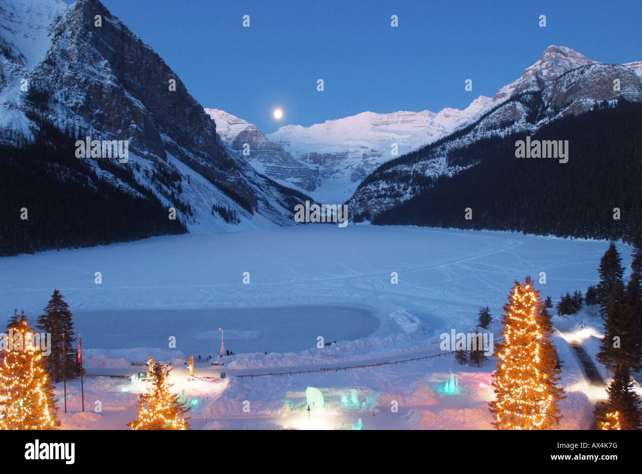 Lake louise night banff national hi-res stock photography and images - Alamy