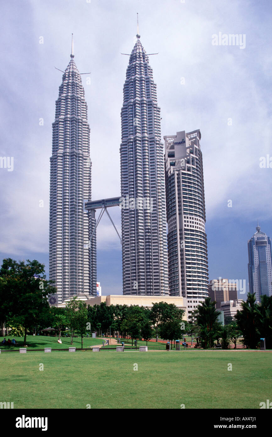 The Petronas twin towers in Kuala Lumpur, the capital of Malaysia Stock  Photo - Alamy