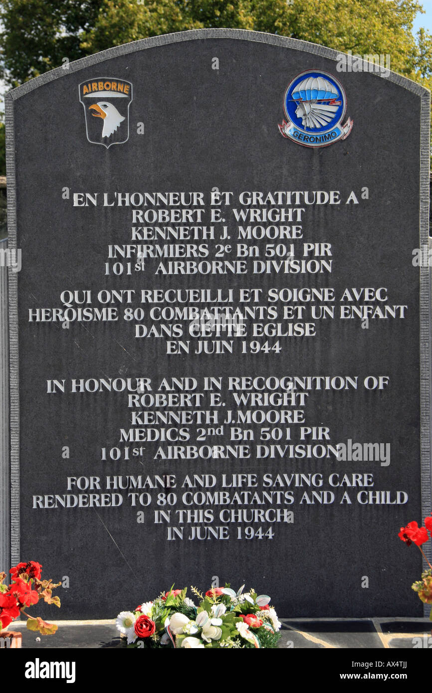 Memorial headstone to Robert Wright and Kenneth Moore of the 101st Airborne Division in Angoville au Plain, Normandy. Stock Photo