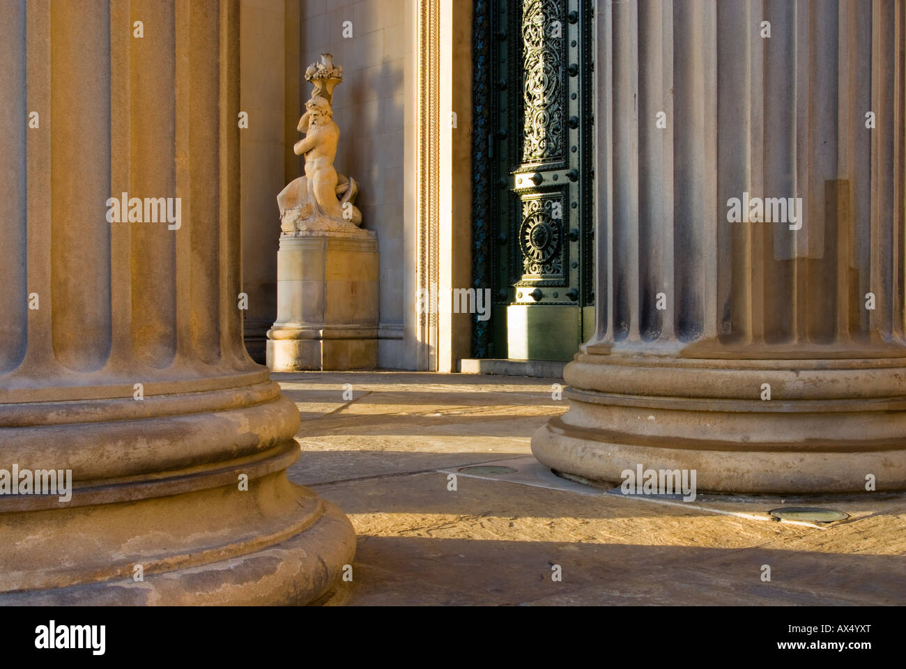 Pillars and Statue St Georges Hall Liverpool UK GB EU Europe Stock Photo