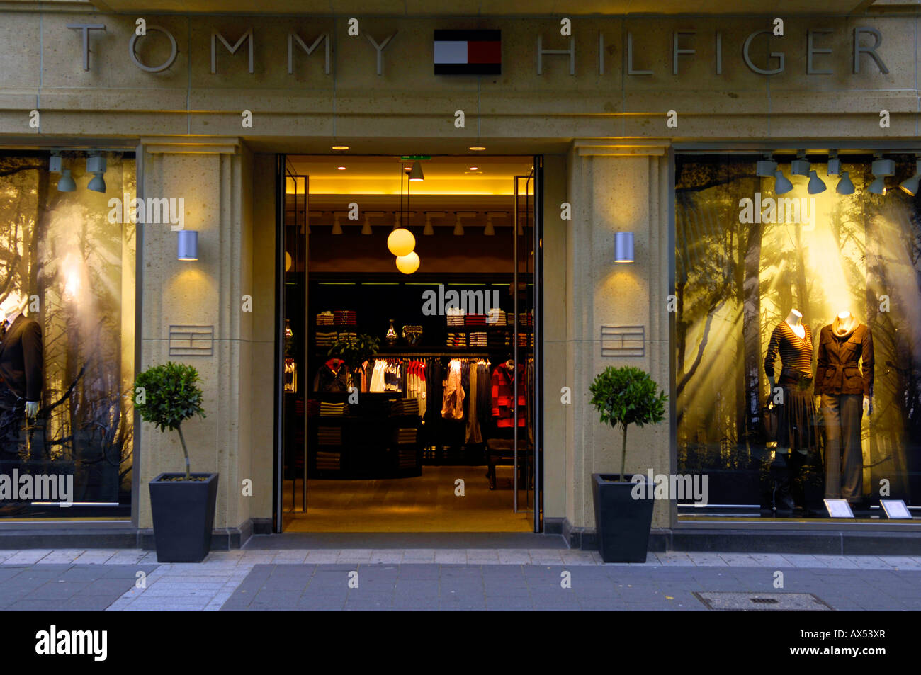 tommy hilfiger designer store duesseldorf dusseldorf germany fashion