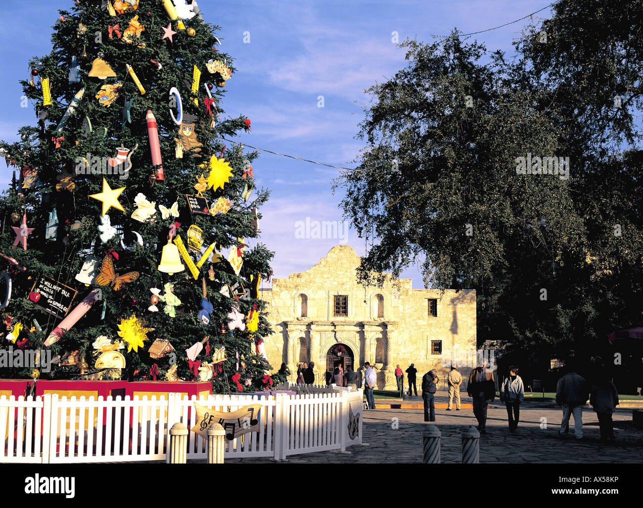 Christmas tree in Alamo Plaza, San Antonio, Texas, USA Stock Photo Alamy