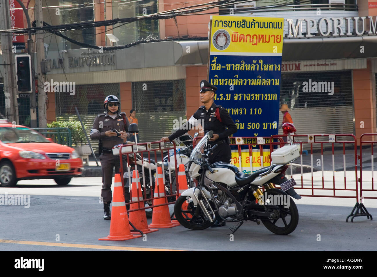 Polizeikontro hires stock photography and images Alamy