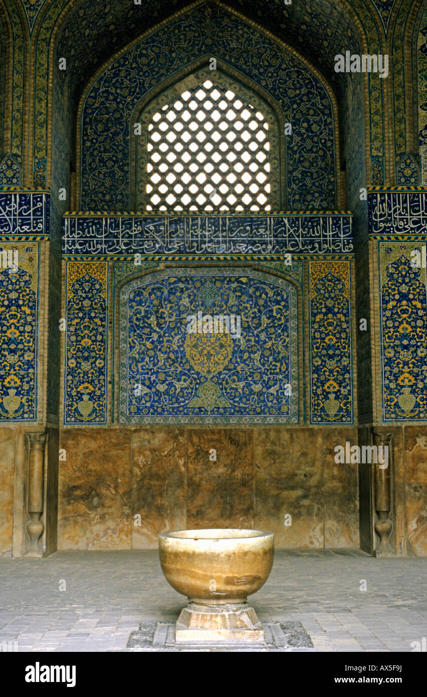 Mihrab in the Schaikh Lotfollah mosque, Isfahan, Iran Stock Photo