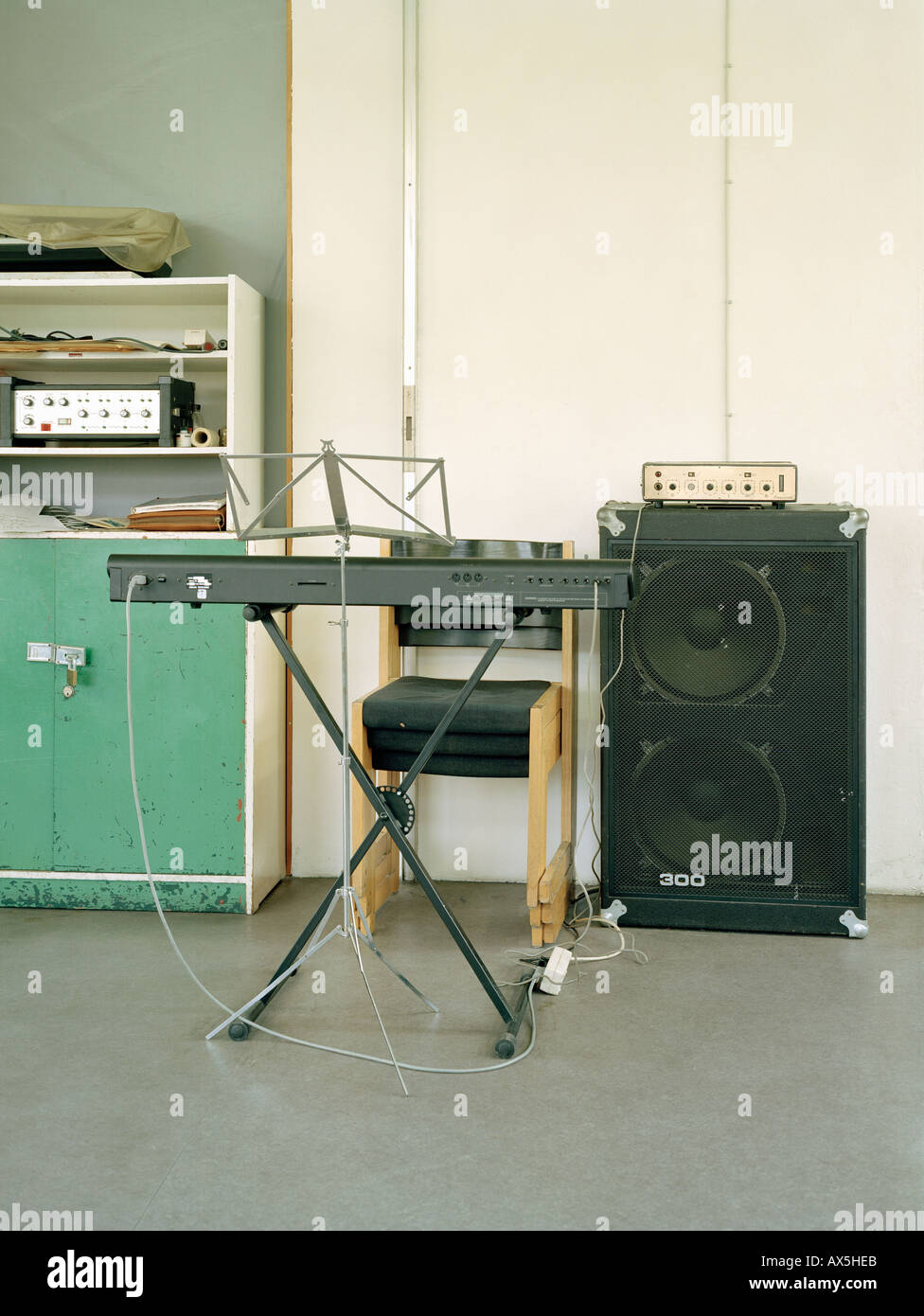 Electronic keyboard and music stand Stock Photo Alamy