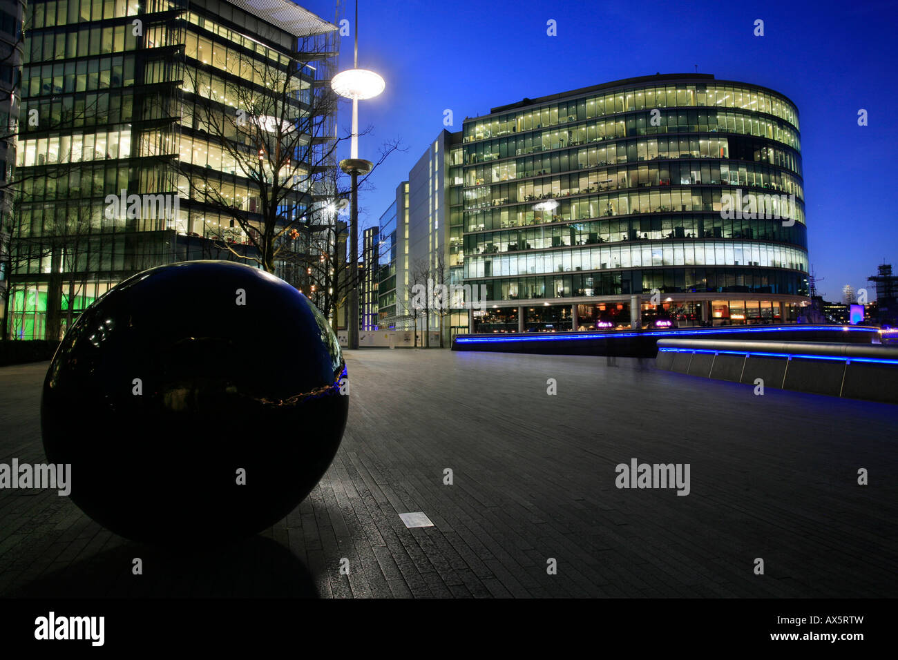 Office tower, The Scoop amphitheatre and marble sphere, Queen's Walk