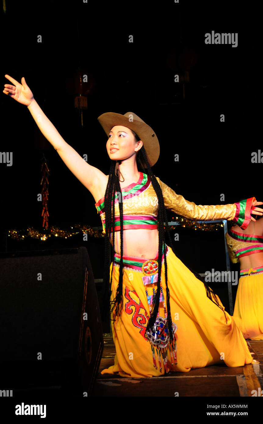 Chinese fan dancing hi-res stock photography and images - Alamy