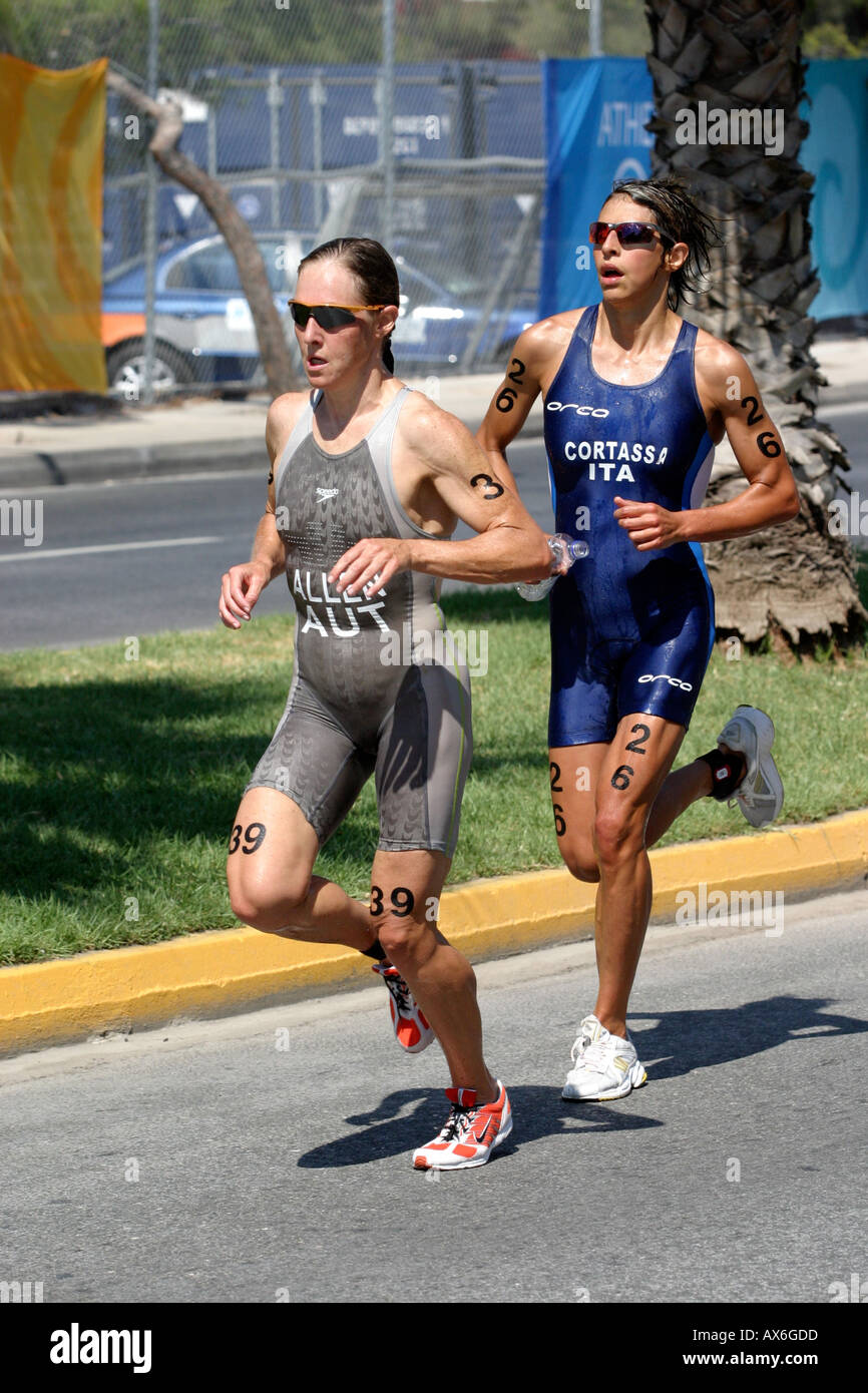 Kate Allen AUT out on the run section of the triathlon course along the