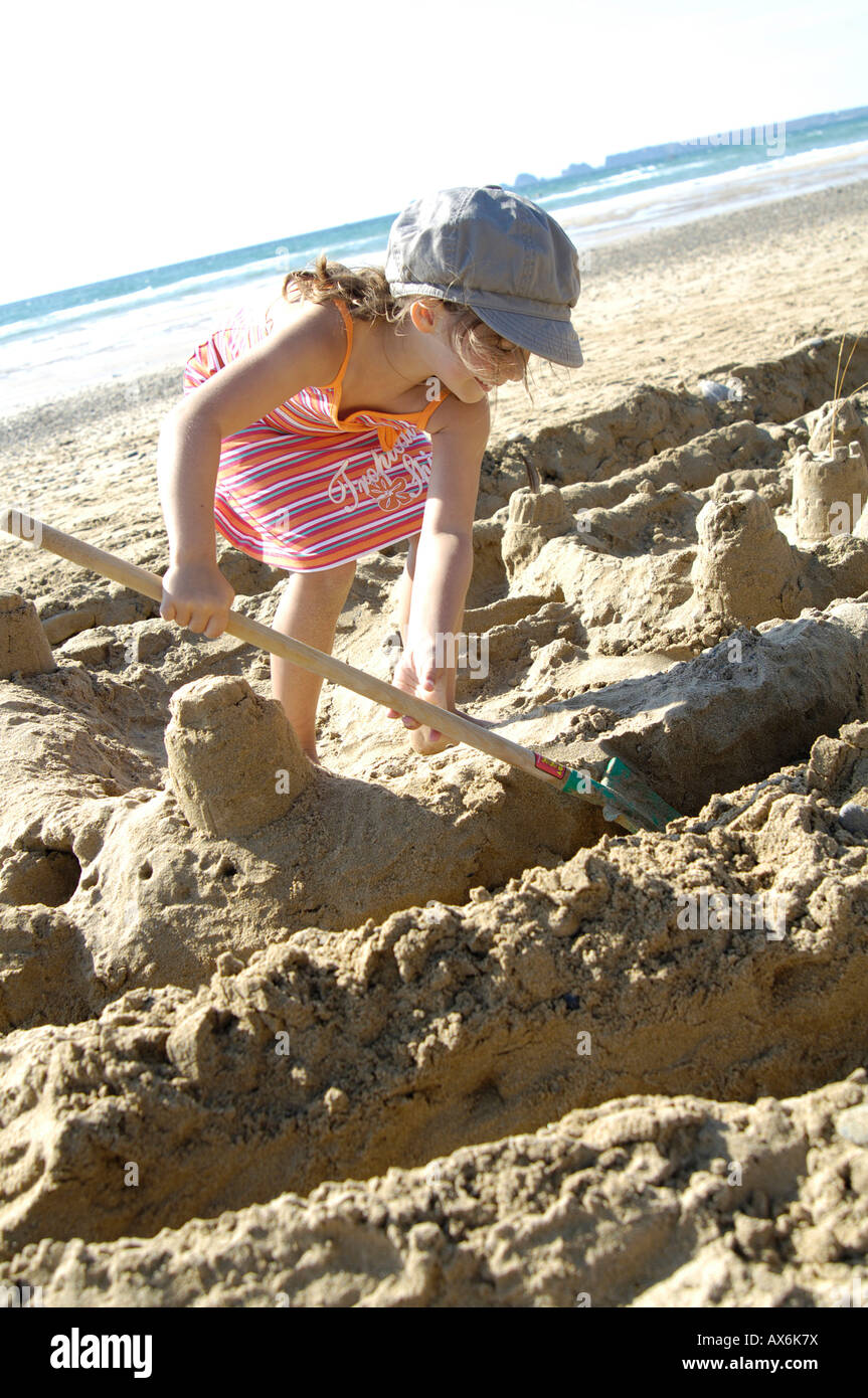 Making sandcastle hi-res stock photography and images - Alamy