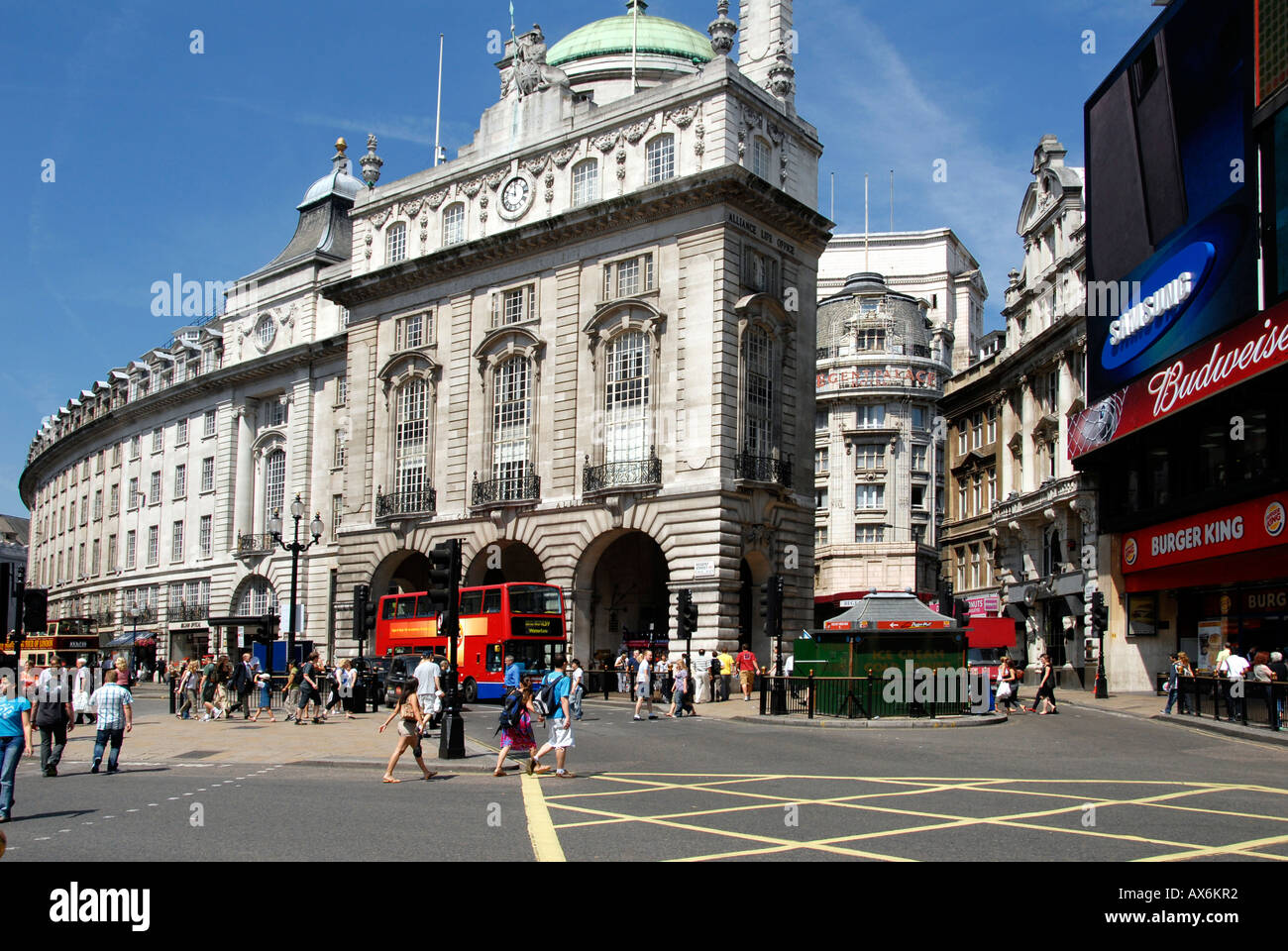 Regents Street Piccadilly Circus London England Stock Photo Alamy