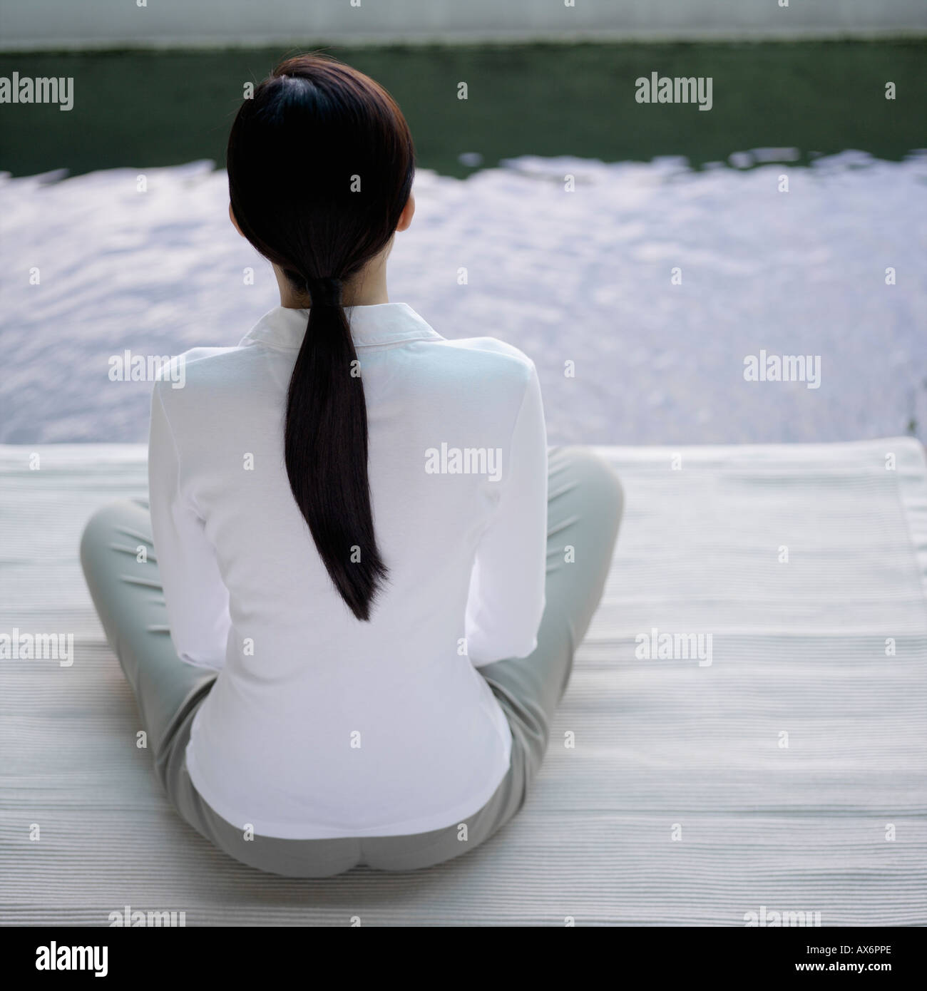 Black woman rear view hi-res stock photography and images - Alamy