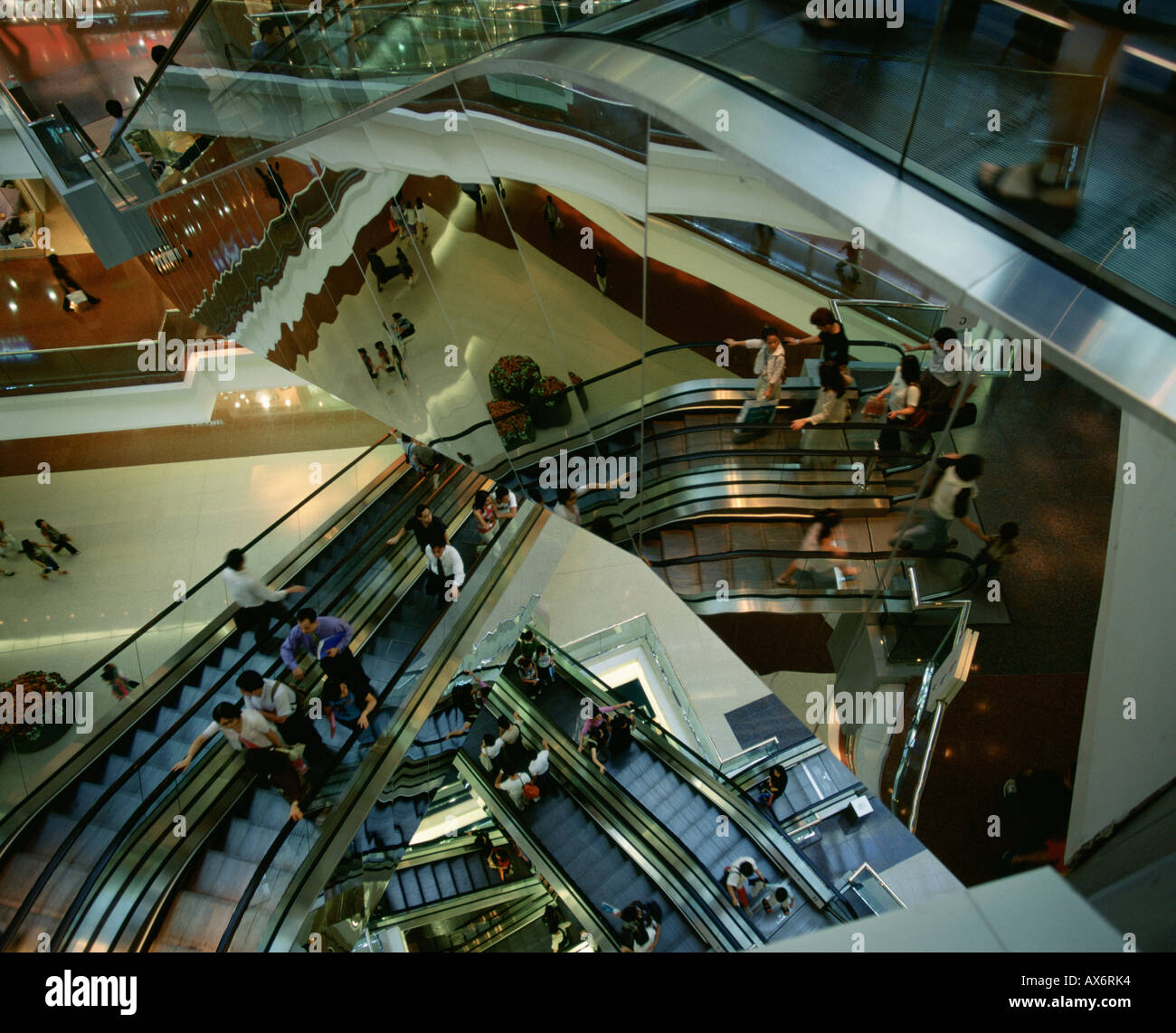Shopping malls in hong kong hi-res stock photography and images - Alamy