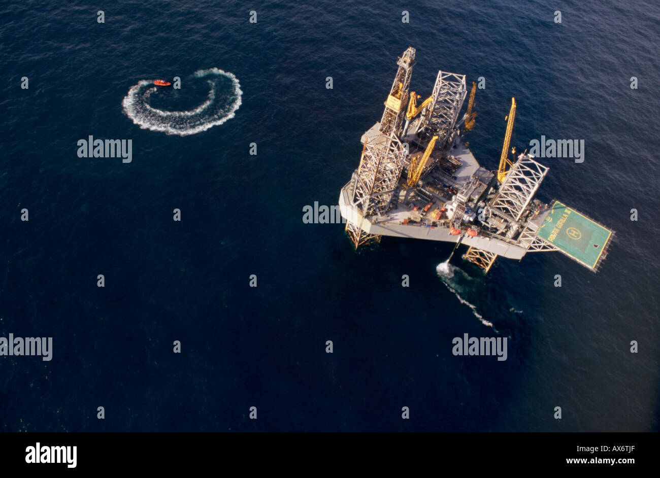 Canada oil rig High Resolution Stock Photography and Images - Alamy