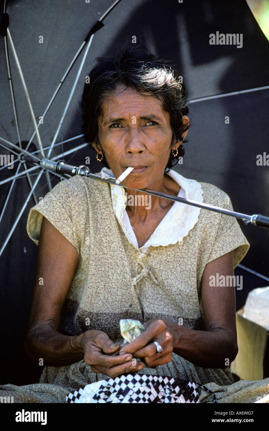 Female vendor philippines hires stock photography and images Alamy