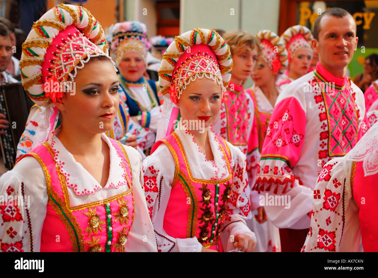 Russian folk dancers Stock Photo - Alamy