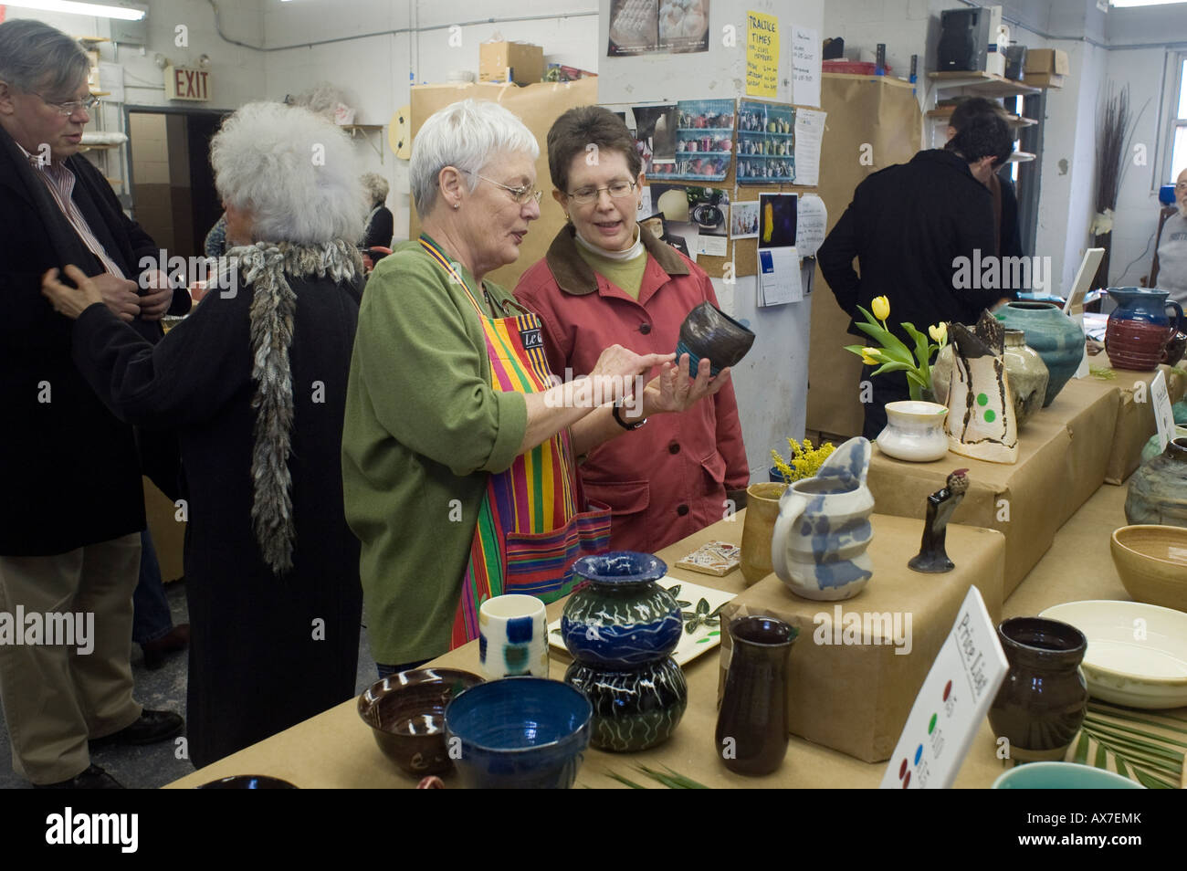 Pottery craft market ceramics hires stock photography and images Alamy