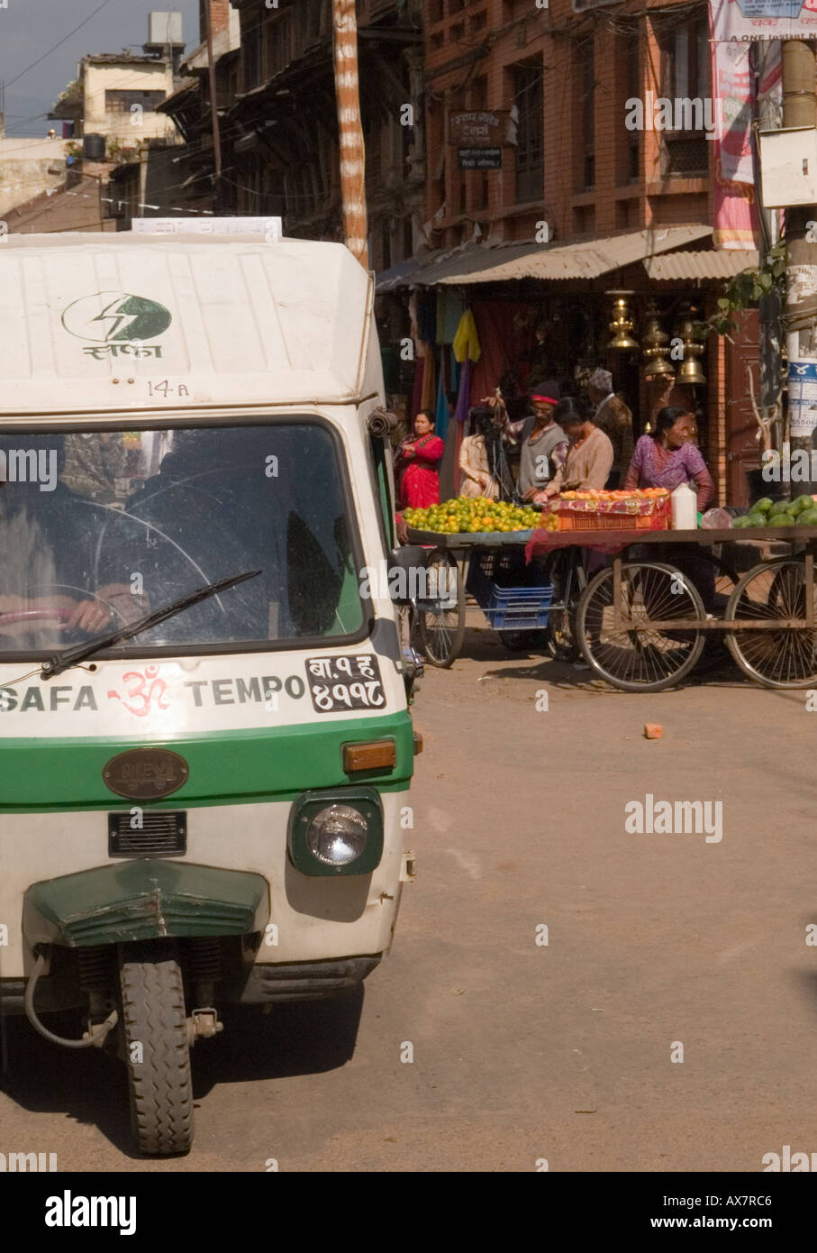 Safa Tempo Auto Rickshaw Battery High Resolution Stock Photography and  Images - Alamy