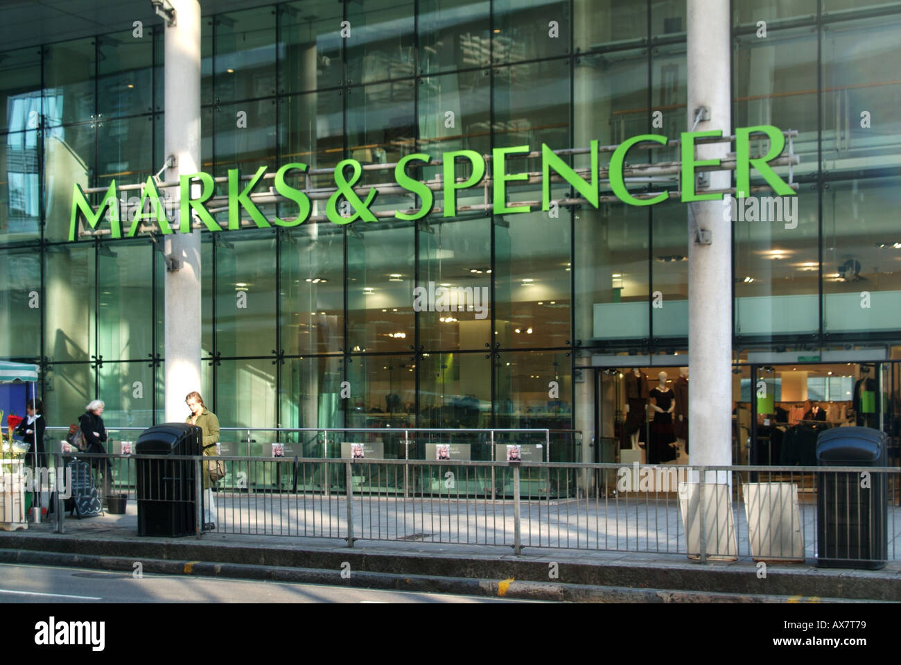 London Finsbury Park Branch Premises Of Marks And Spencer In Modern Building Stock Photo Alamy