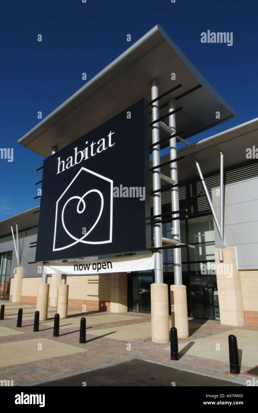 West Thurrock Lakeside retail park with Habitat store sign and entrance