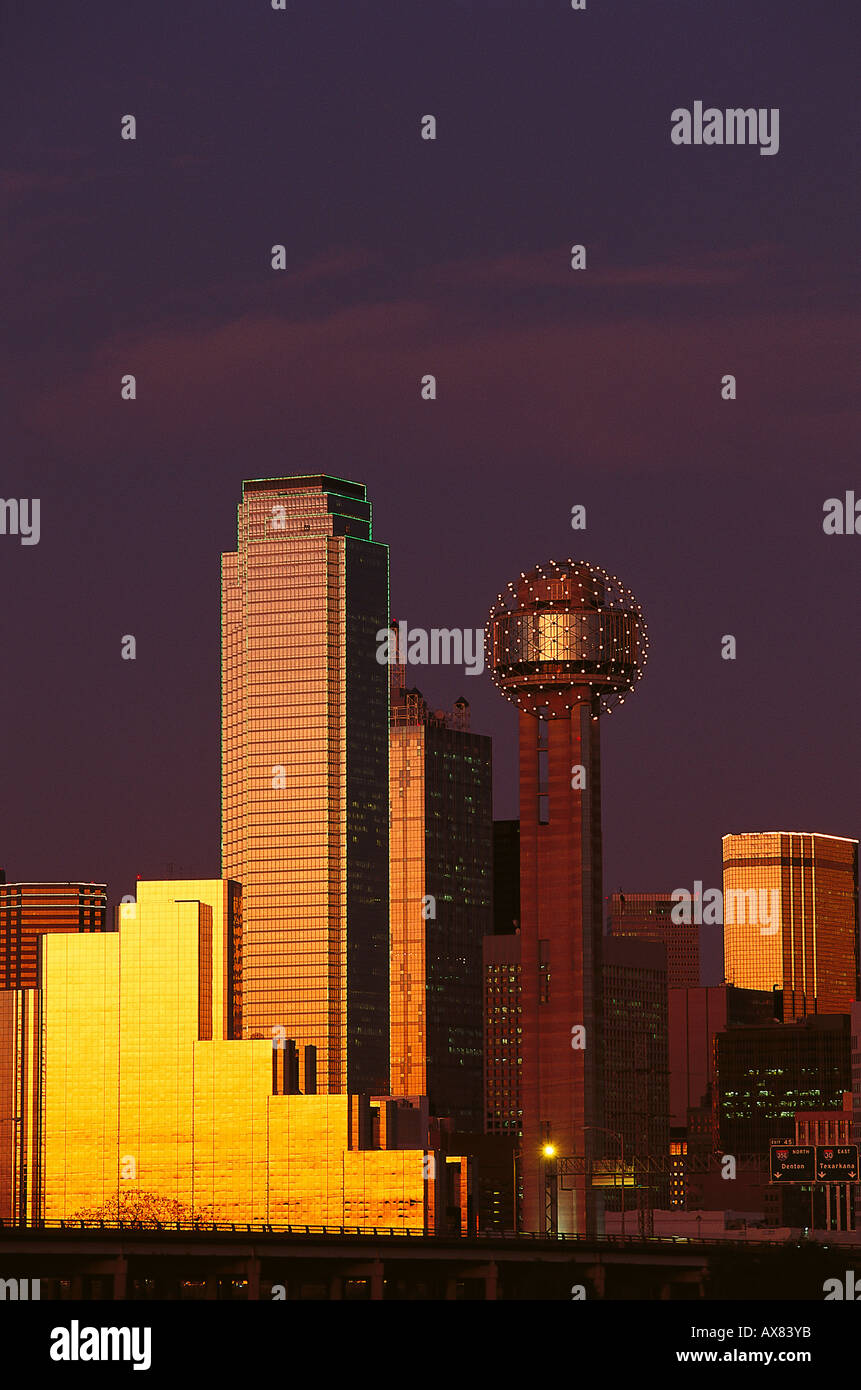 Dallas texas skyline hi-res stock photography and images - Alamy