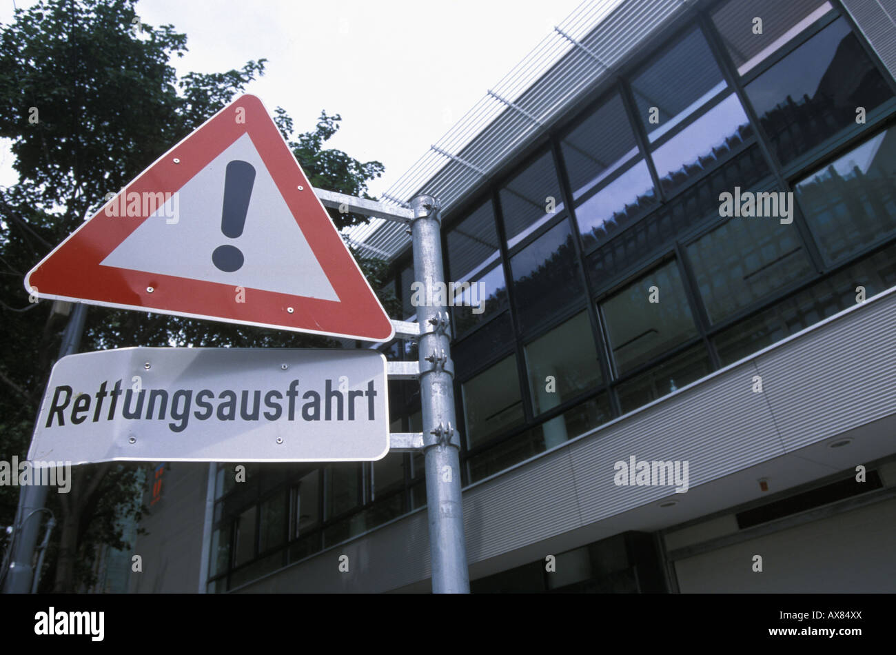 Traffic Sign Rescue Traffic sign with Viennese rescue center attention rescue exit Stock ...
