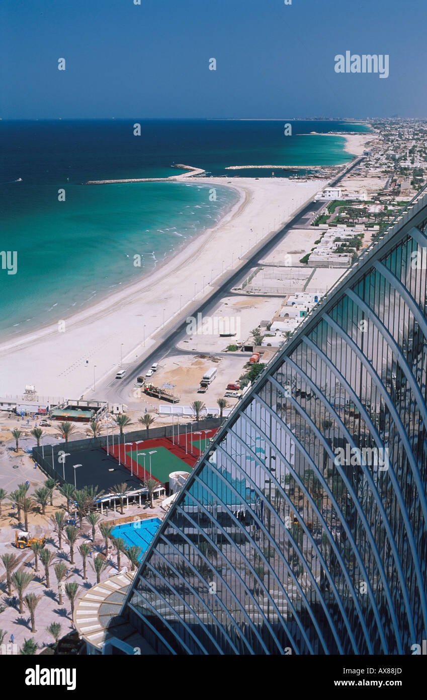 Glasfassade des neuen Chicago Beach, Resort & Hotel, Jumeirah Beach Dubai, Vereinigte Arabische Emirate Stock Photo