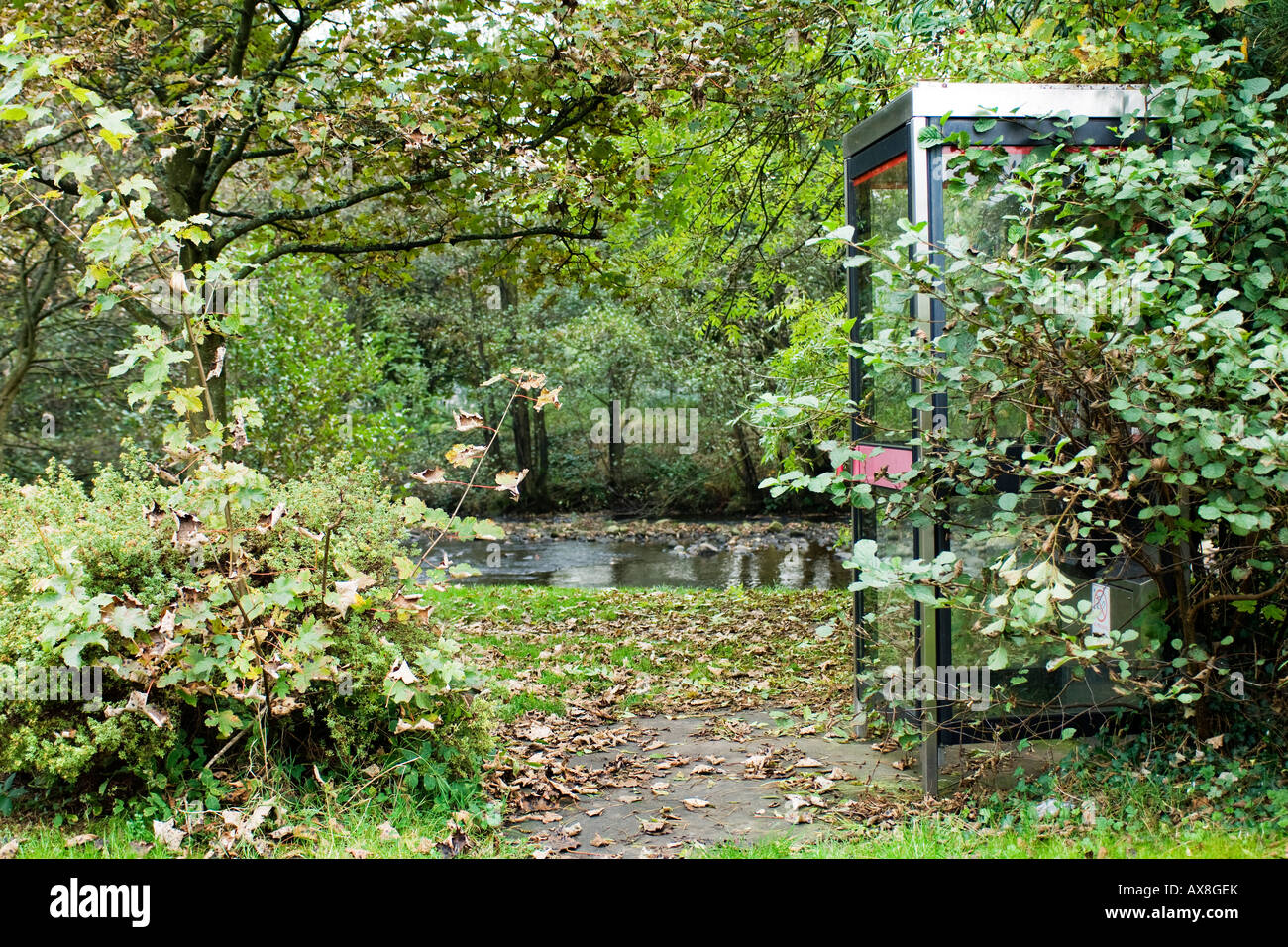 Phone box in Dunsop Bridge recognised by Ordnance Survey as being the centre of Great Britain Stock Photo