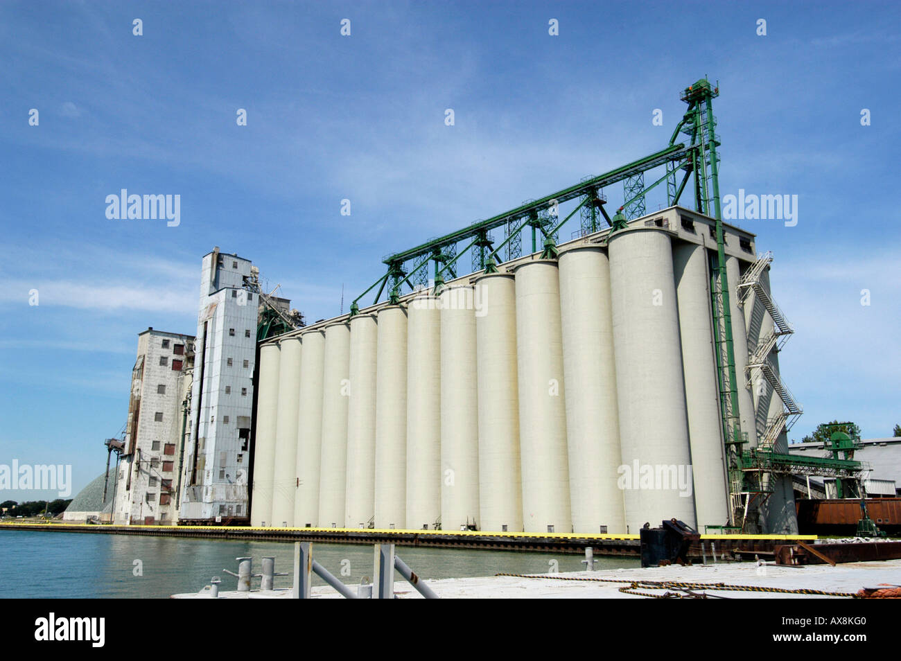 Large grain elevator storage system Stock Photo Alamy