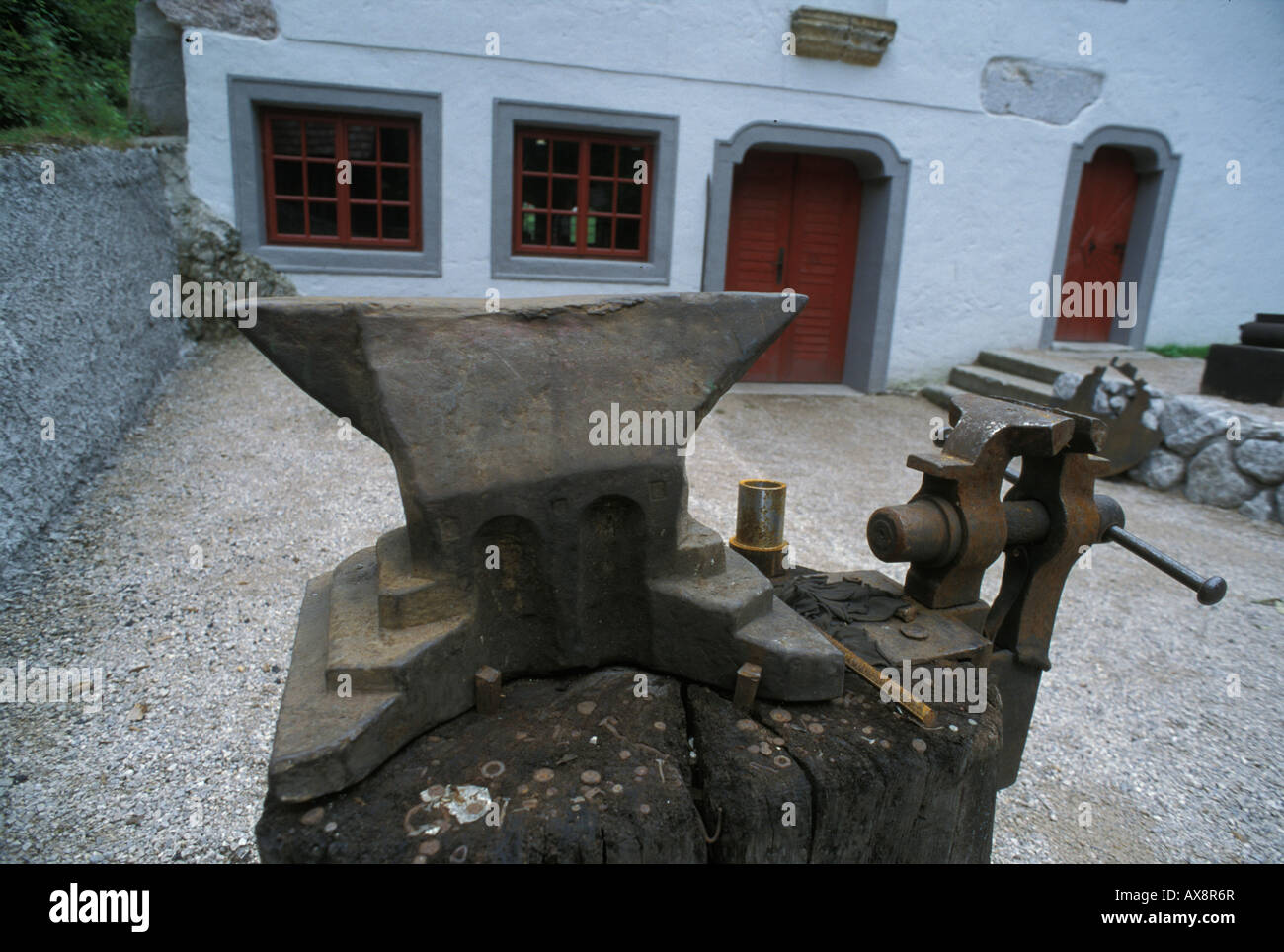 Anvils hi-res stock photography and images - Alamy