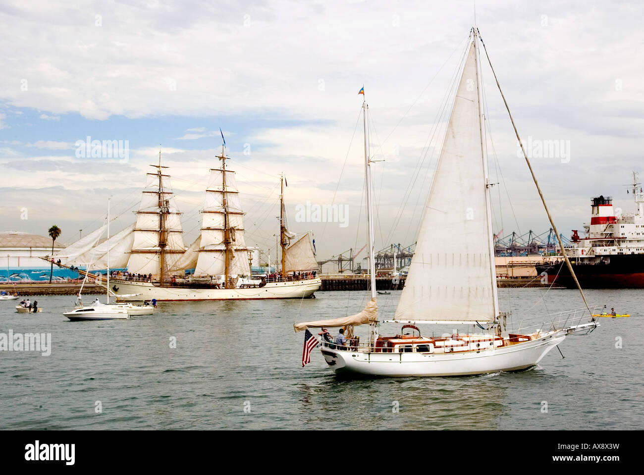 Small boat cruises past hi-res stock photography and images - Alamy