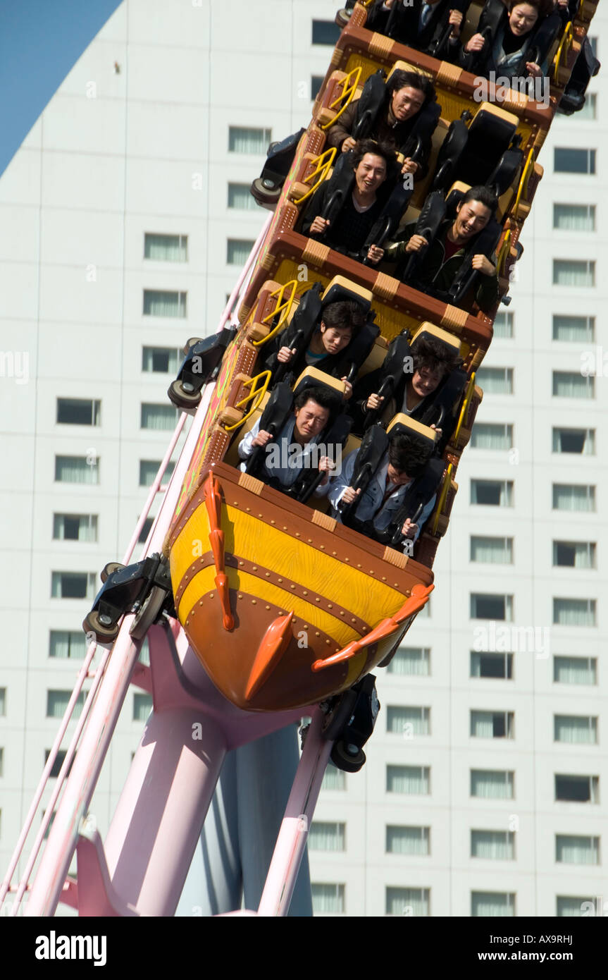 Diving Coaster Vanish at Cosmoworld with the Yokohama Grand