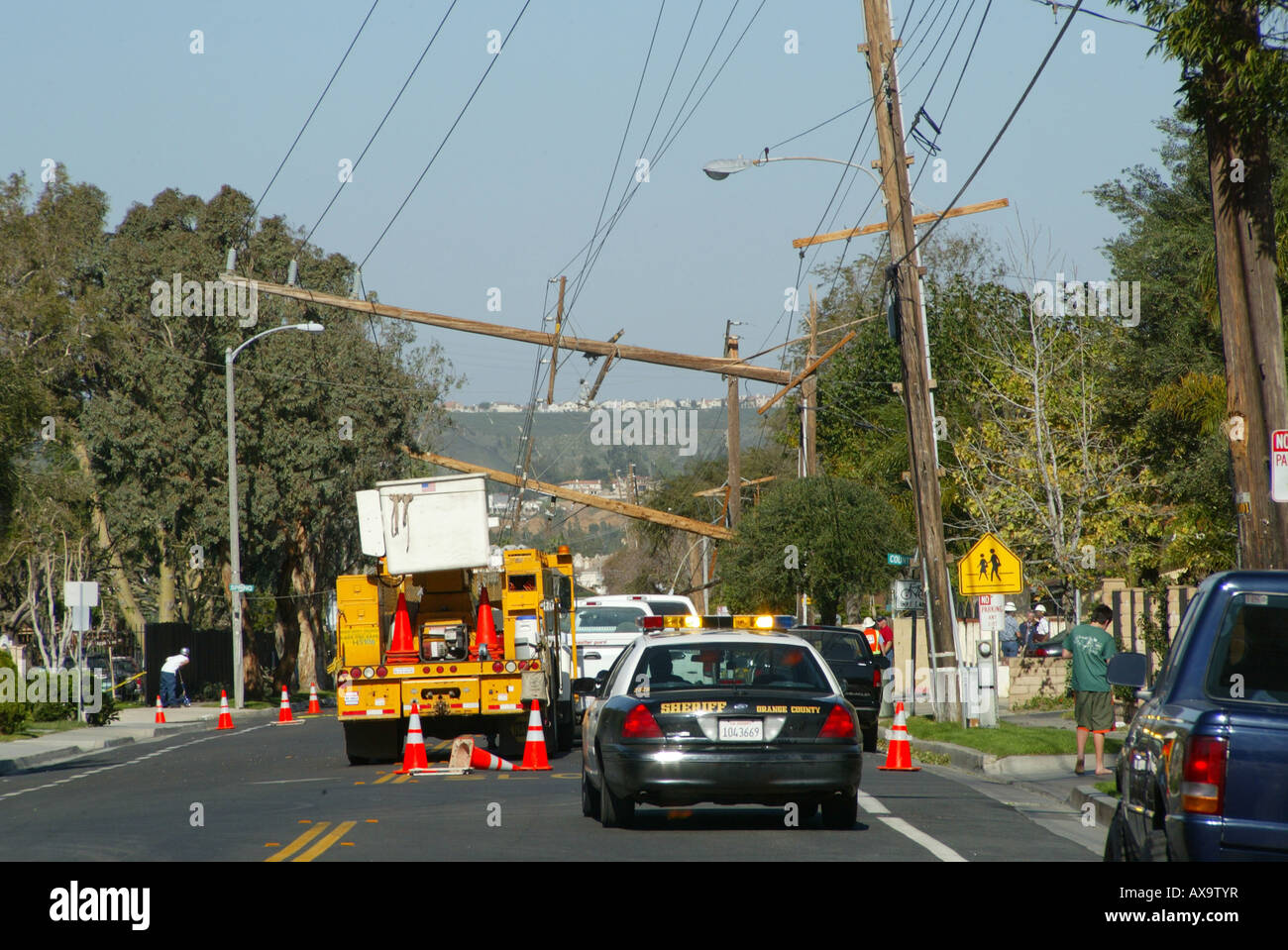 California utility poles and power lines hi-res stock photography and ...