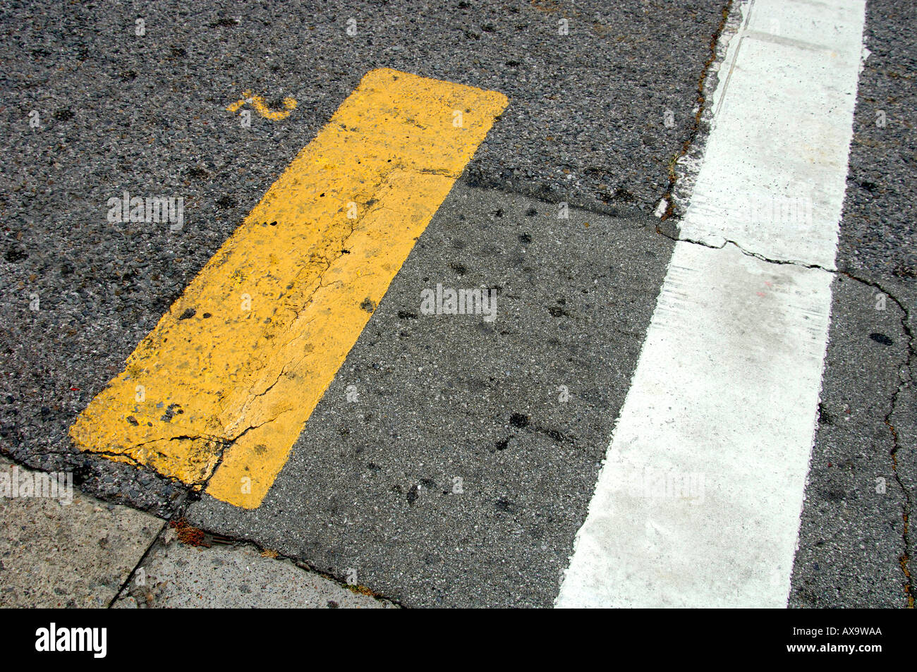 Lettered Curbs Curb markings hi-res stock photography and images - Alamy