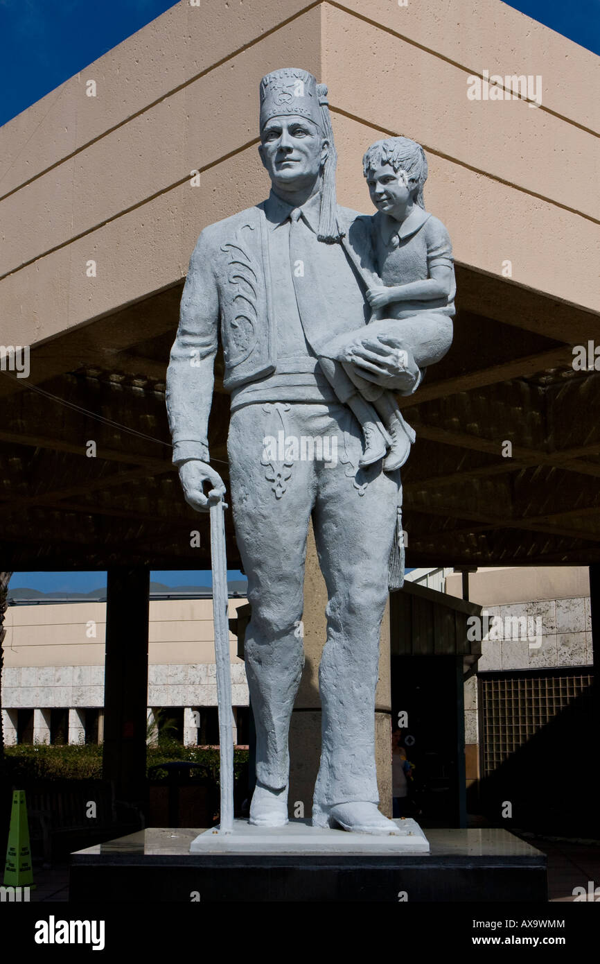 Shriner's Hospital Statue of a Shriner and a Child Stock Photo Alamy