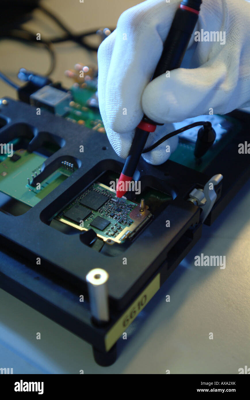 mobile phone repair Stock Photo - Alamy