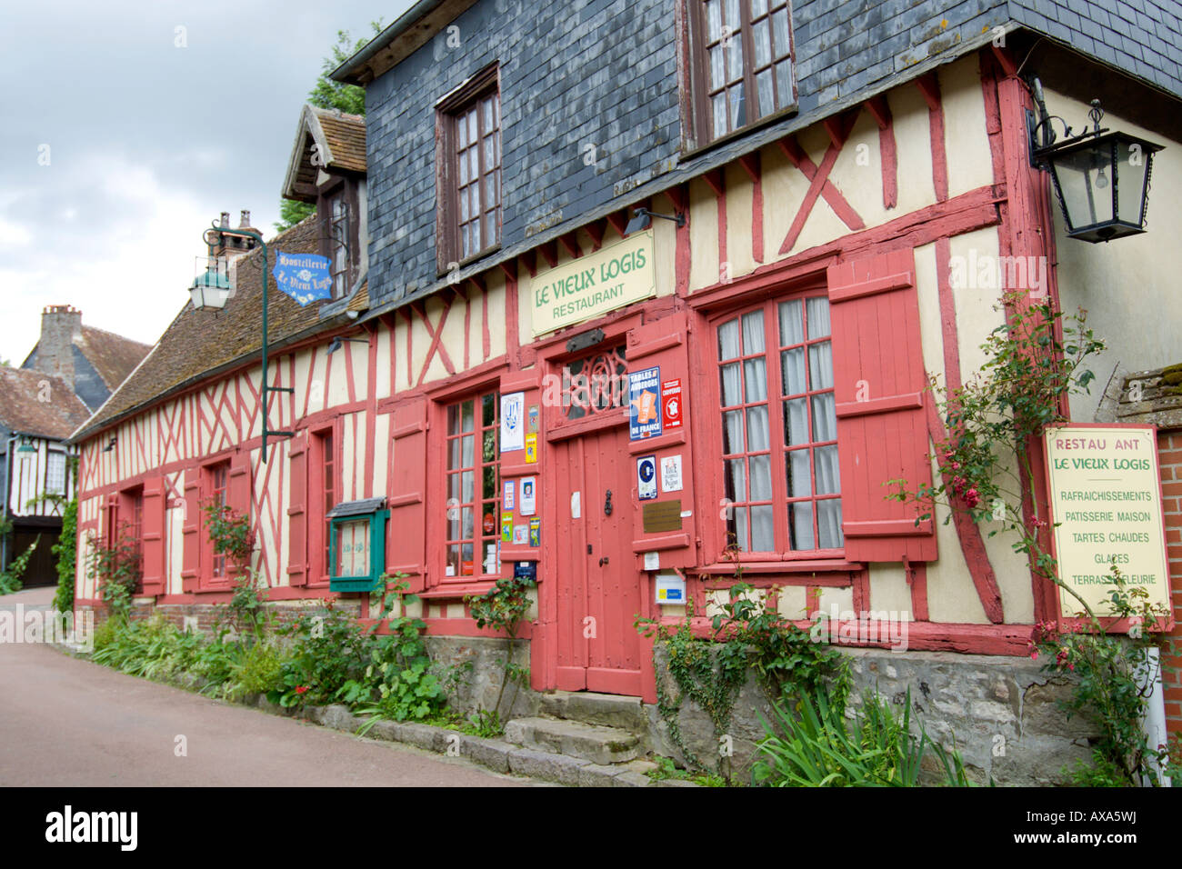 LeVieux Logis Restaurant, Gerberoy Village, France Stock Photo