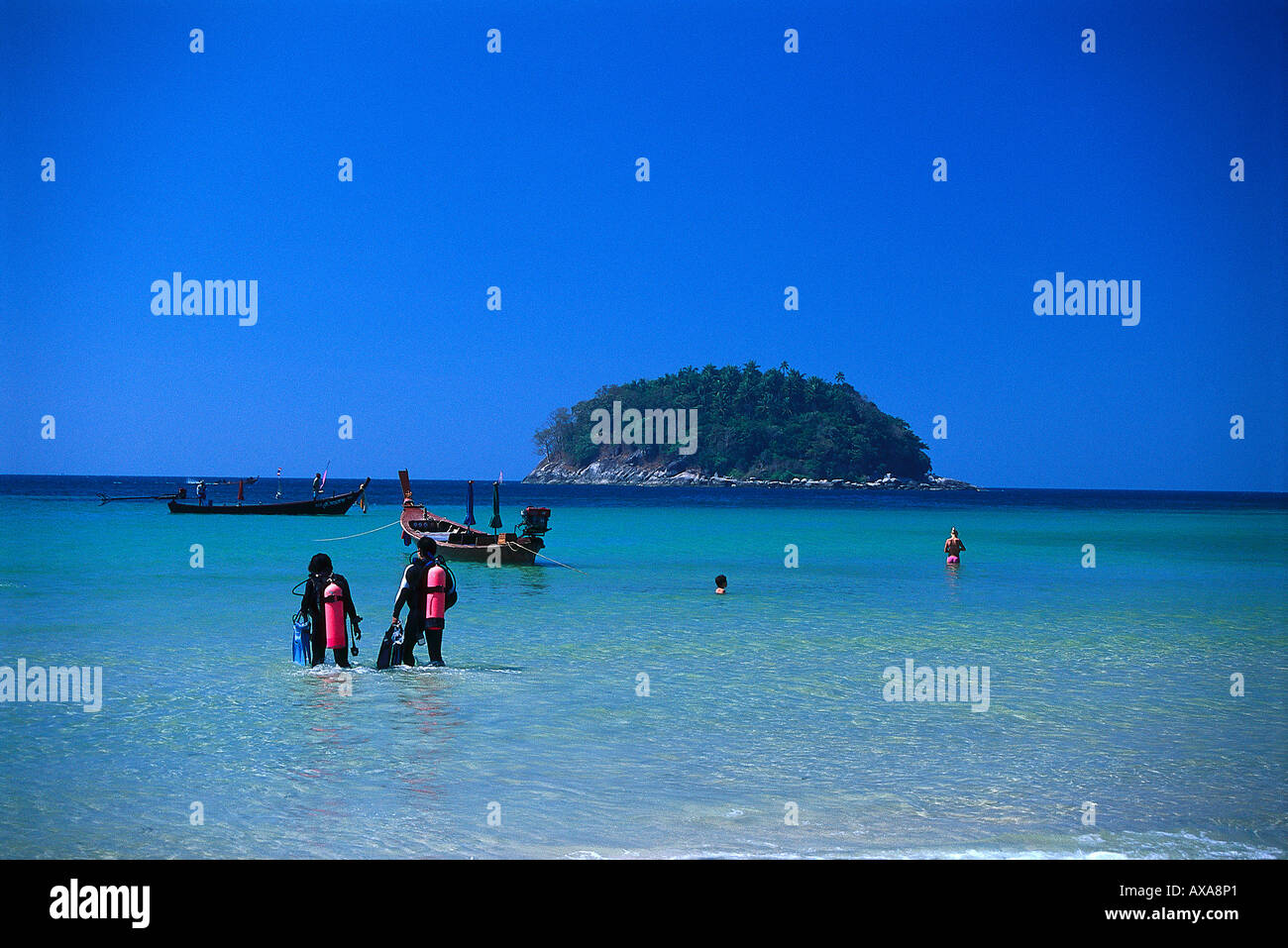 Taucher am Hat Kata Yai Strand, Phuket Thailand Stock Photo