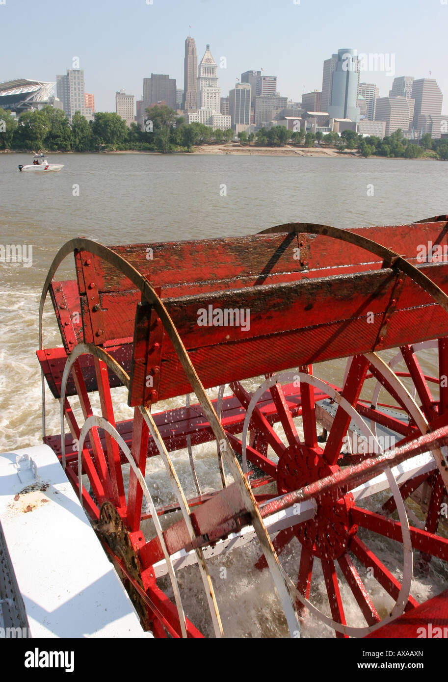 Cincinnati riverboat paddlewheel ohio river Stock Photo Alamy
