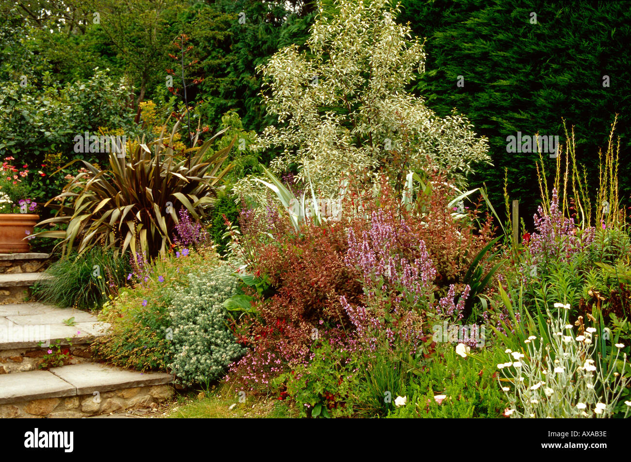 English Country Garden Stock Photo - Alamy
