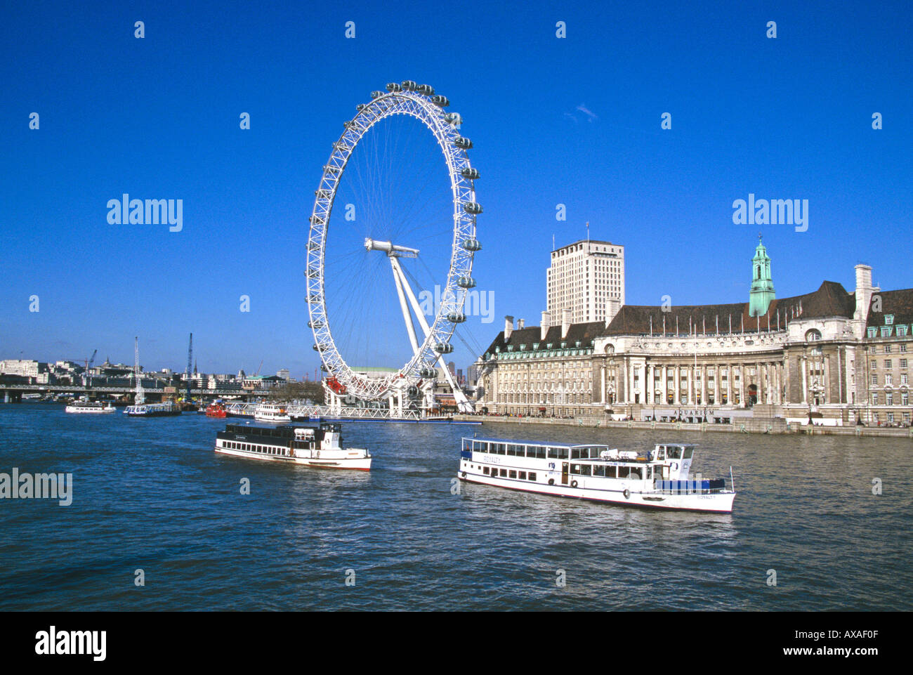 County hall london hi-res stock photography and images - Alamy