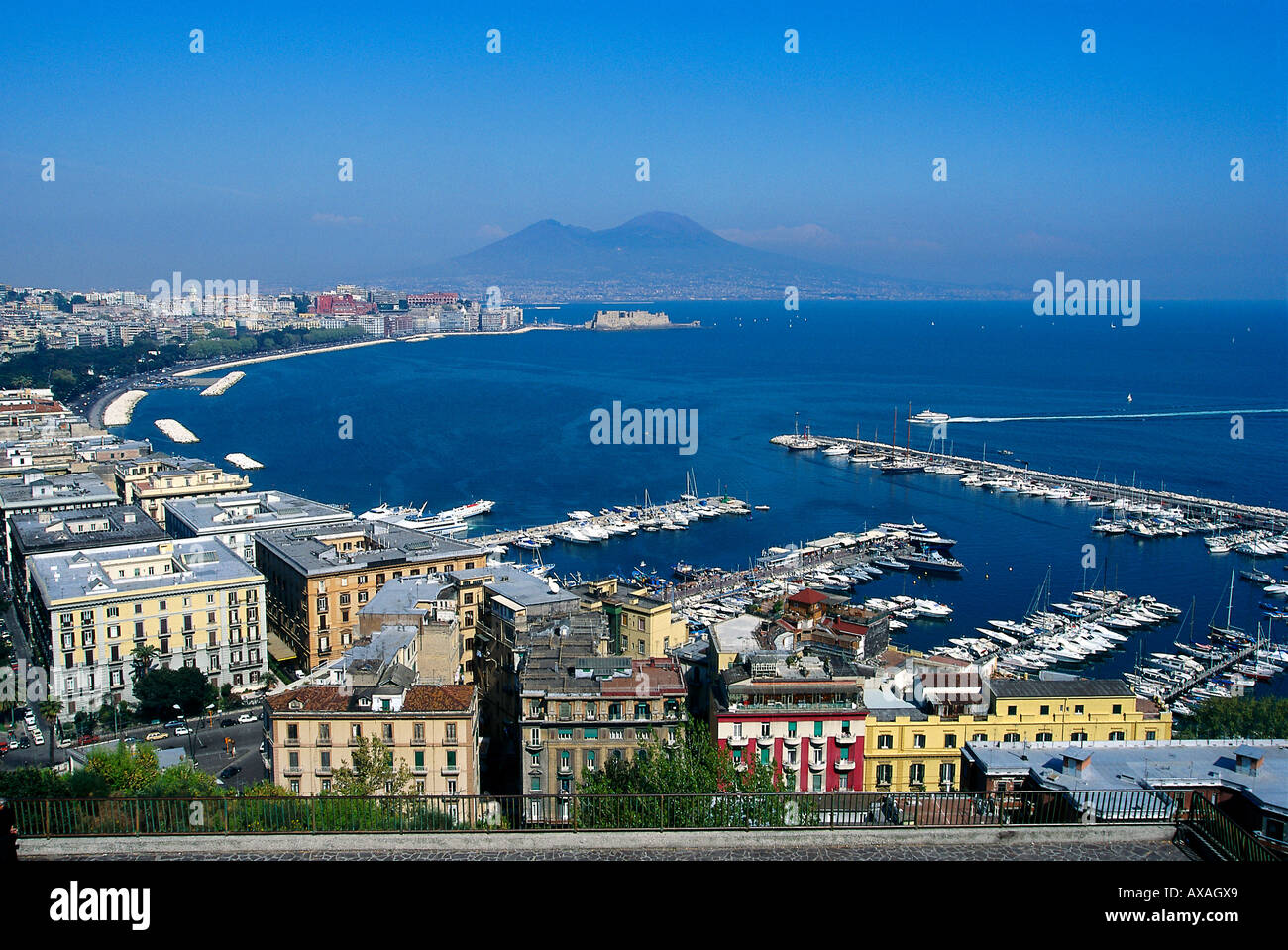 Blick ueber Yachthafen Mergellina, Bucht, Vesuv, Neapel Kampanien, Italien Stock Photo