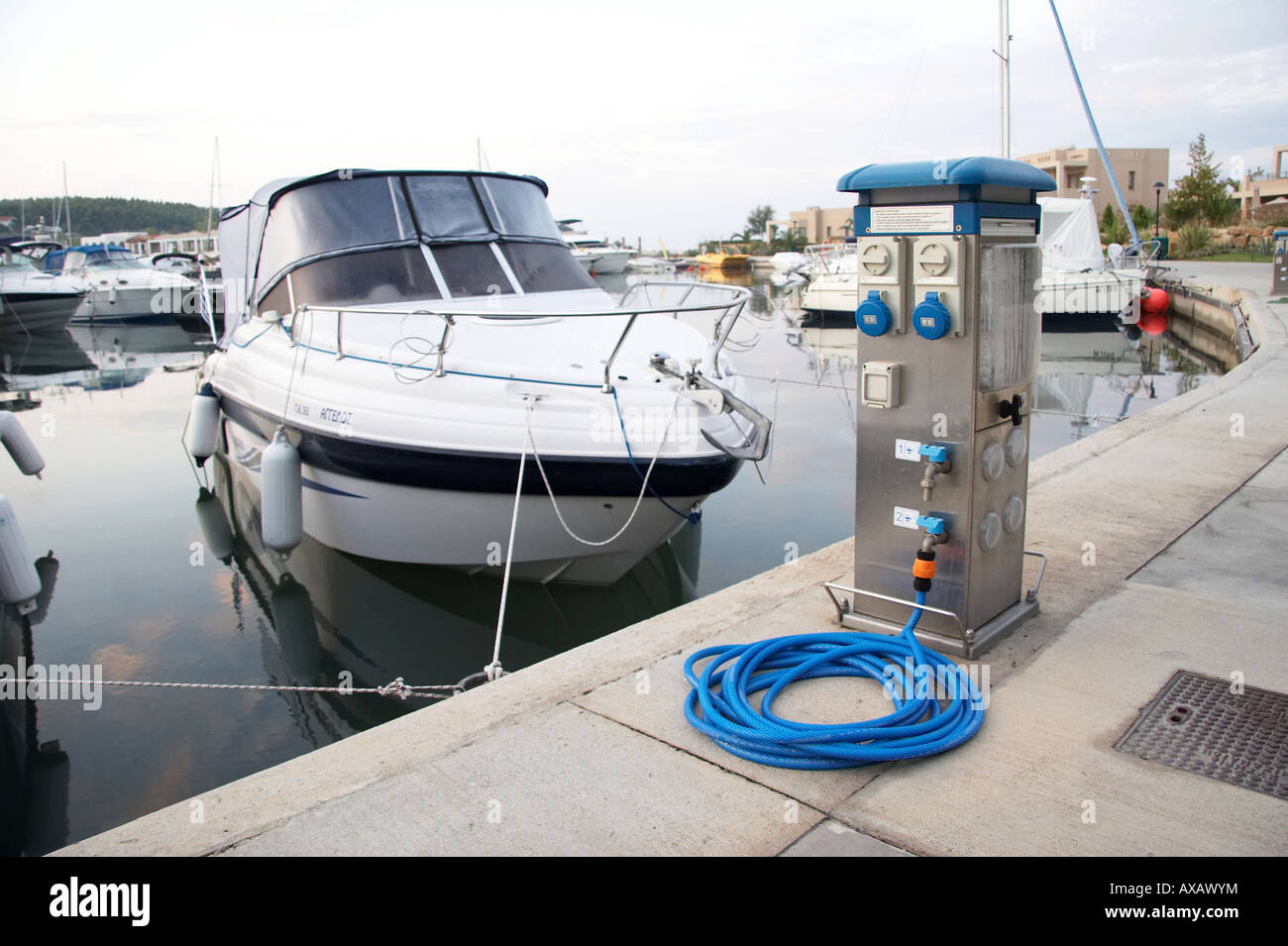 Electric hook up hires stock photography and images Alamy