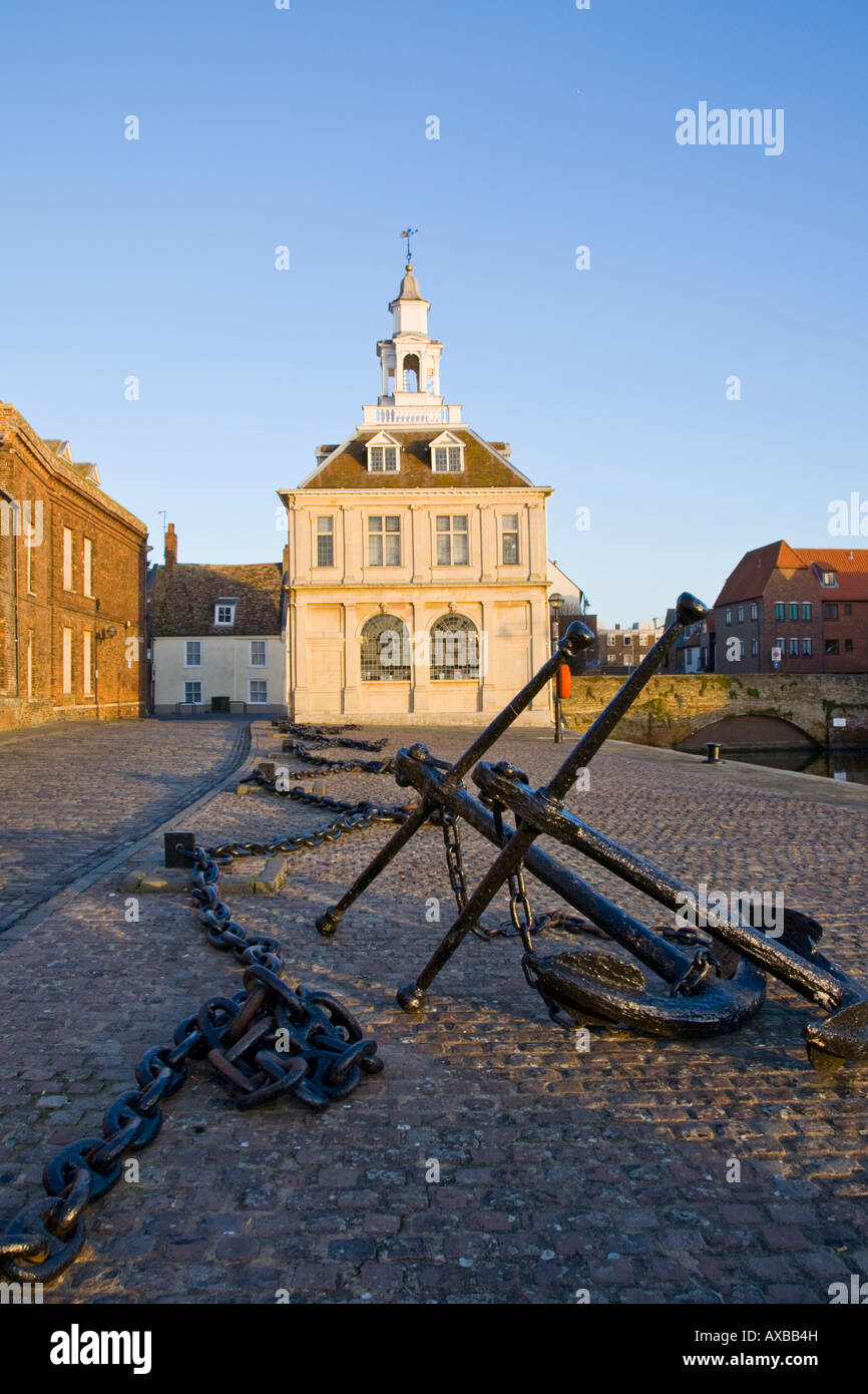 Custom House on the historic Purfleet Quay in Kings Lynn Norfolk UK With old anchors and chains Stock Photo