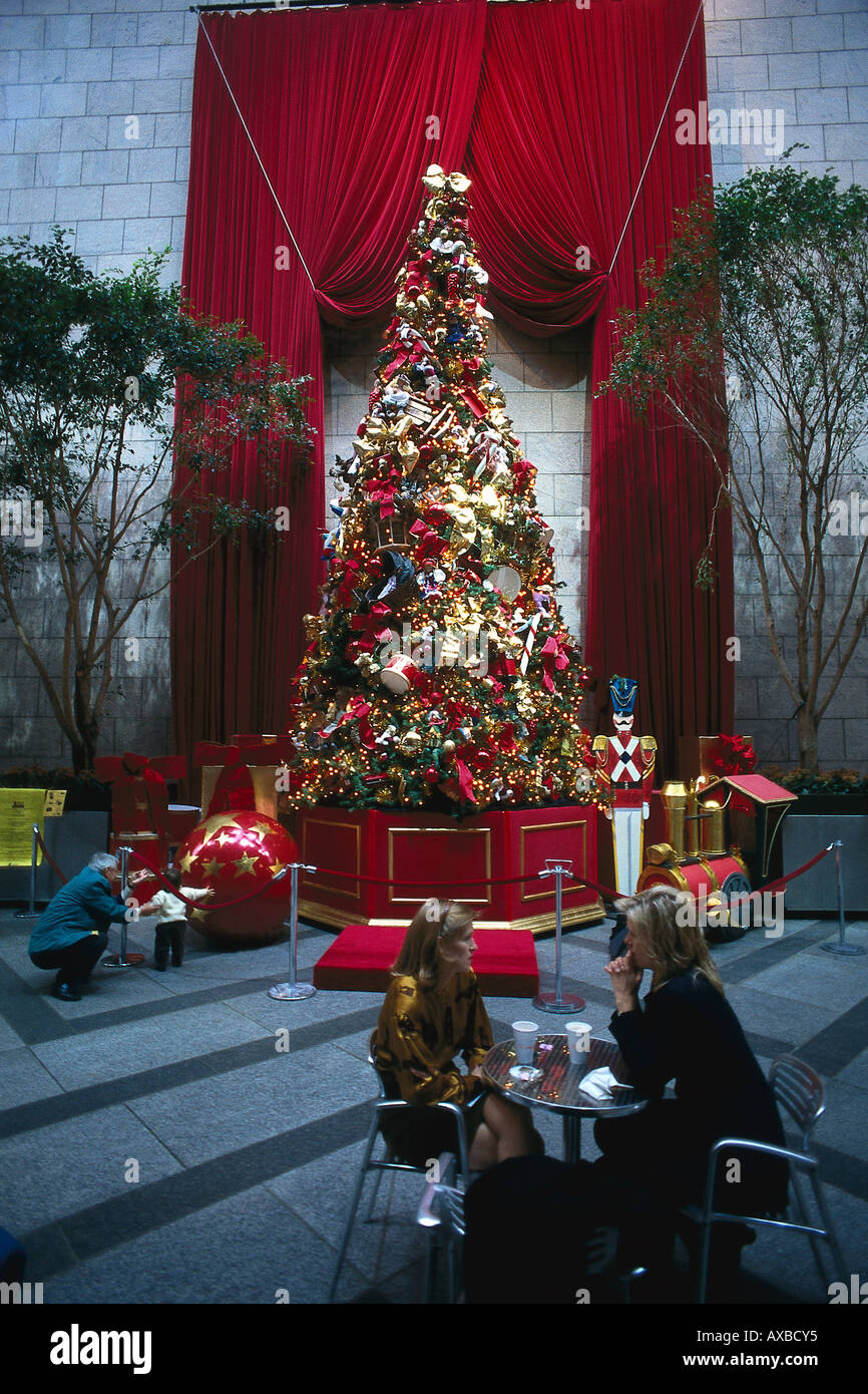 Christmas tree, Sony Building, Manhattan New York, USA Stock Photo Alamy