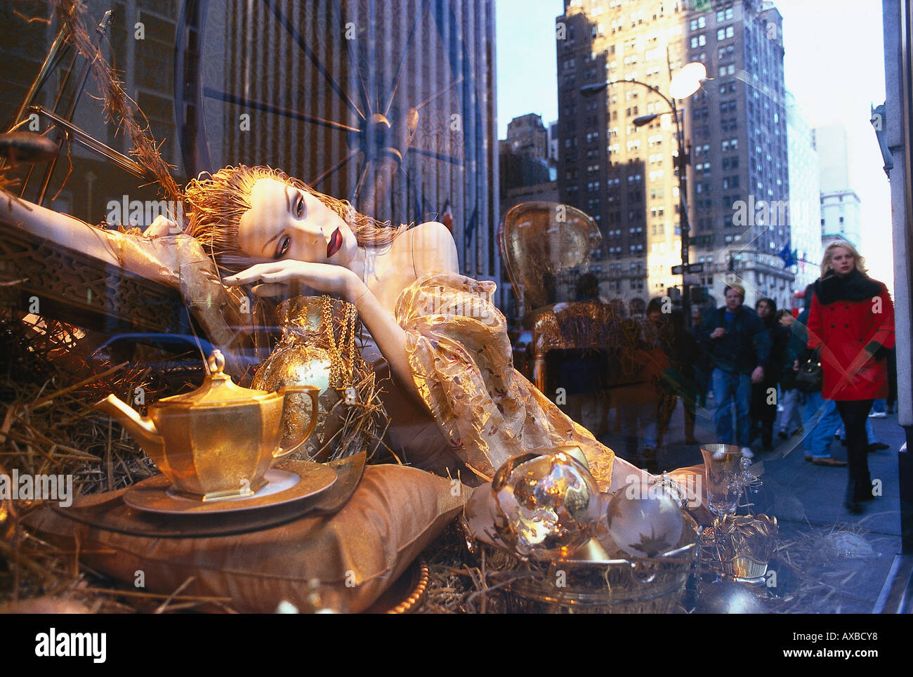 Mannequin and reflection in the shop window, Bergdorf Goodman, Fifth Avenue, Manhattan, New York, USA, America Stock Photo